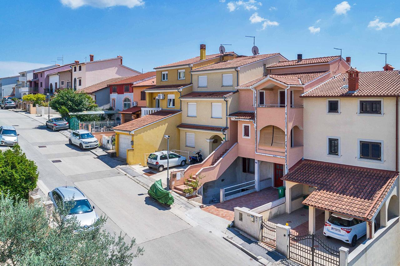Apartment Dendy Pula Exterior photo